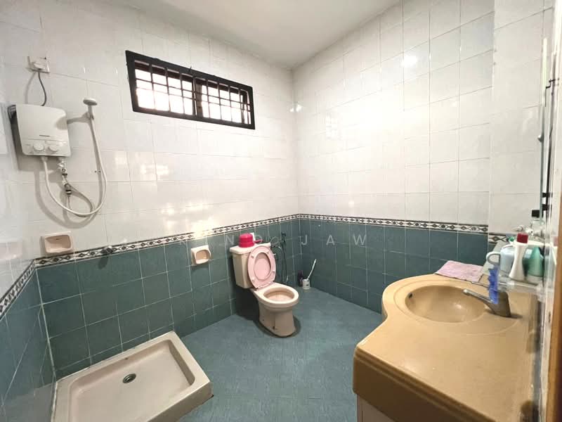 Rumah Teres 2 Tingkat untuk Dijual di Taman Tampoi Indah (Tampoi) - Kino Jaw - Bathroom - PropertyGuru.com.my