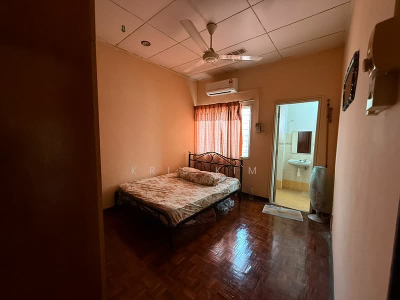 2-storey Terraced House for Sale in Usj 11 (Subang Jaya) - Kris Kim - Bedroom - PropertyGuru.com.my