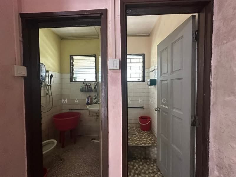 Bungalow for Sale in Seksyen 1a (Petaling Jaya) - Mandy Khoo - Bathroom - PropertyGuru.com.my