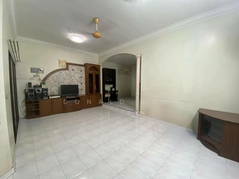 2-storey Terraced House for Sale in Taman Rasi Jaya (Menglembu) - Donald Goh - Living Room - PropertyGuru.com.my