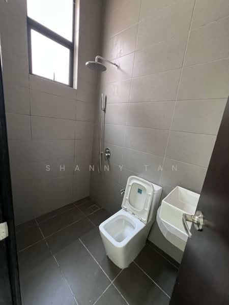 Semi-Detached House for Sale in Sungai Long (Bandar Sungai Long) - Shanny Tan - Bathroom - PropertyGuru.com.my