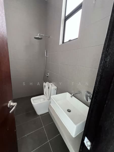 Semi-Detached House for Sale in Sungai Long (Bandar Sungai Long) - Shanny Tan - Bathroom - PropertyGuru.com.my