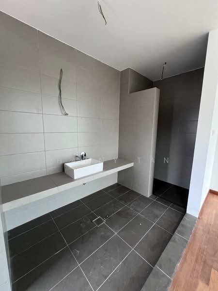 Semi-Detached House for Sale in Sungai Long (Bandar Sungai Long) - Shanny Tan - Bathroom - PropertyGuru.com.my