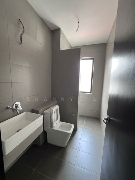 Semi-Detached House for Sale in Sungai Long (Bandar Sungai Long) - Shanny Tan - Bathroom - PropertyGuru.com.my