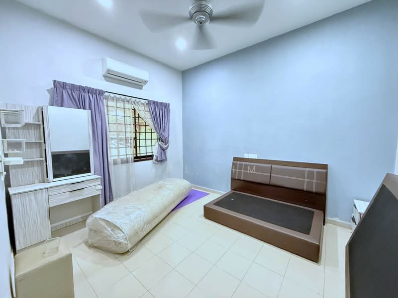 Rumah Teres 1 Tingkat untuk Dijual di Taman Johor Jaya (Johor Bahru) - Karl Lim - Bedroom - PropertyGuru.com.my