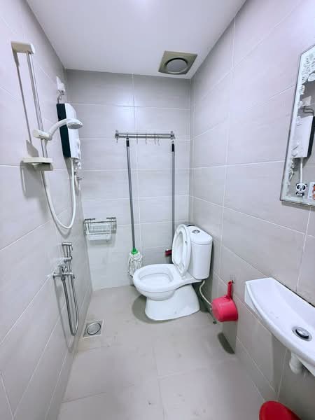 Rumah Teres 1 Tingkat untuk Dijual di Taman Johor Jaya (Johor Bahru) - Karl Lim - Bathroom - PropertyGuru.com.my