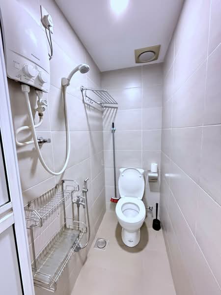 Rumah Teres 1 Tingkat untuk Dijual di Taman Johor Jaya (Johor Bahru) - Karl Lim - Bathroom - PropertyGuru.com.my