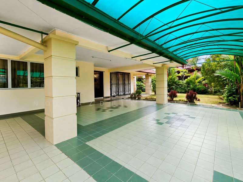 Rumah Berkembar untuk Dijual di Seri Kembangan (Selangor) - Nor Azdlin Adnan - Exterior - PropertyGuru.com.my