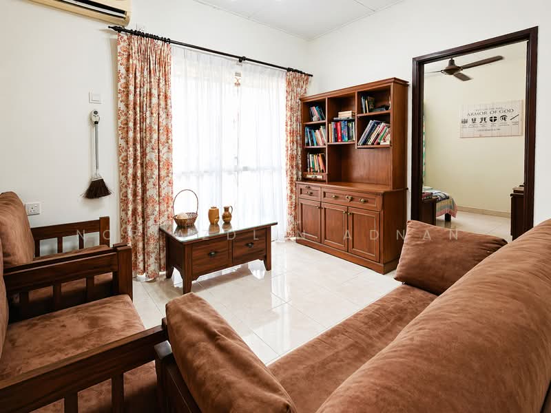 Rumah Berkembar untuk Dijual di Seri Kembangan (Selangor) - Nor Azdlin Adnan - Living Room - PropertyGuru.com.my
