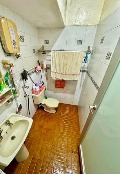 Rumah Teres 1 Tingkat untuk Dijual di Taman Daya (Johor Bahru) - Azlan Ismail aiproperty - Bathroom - PropertyGuru.com.my