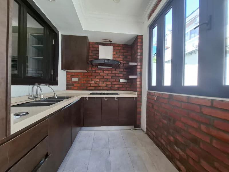 2.5-storey Terraced House for Sale in Kota Kinabalu (Sabah) - Janice Tay - Kitchen - PropertyGuru.com.my