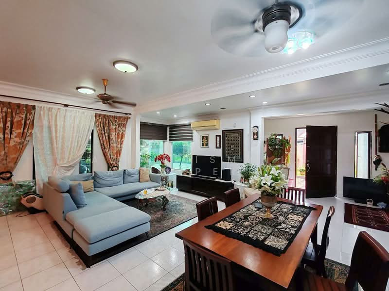 2-storey Terraced House for Sale in Taman Mutiara Rini (Skudai) - Azlan Ismail aiproperty - Living Room - PropertyGuru.com.my