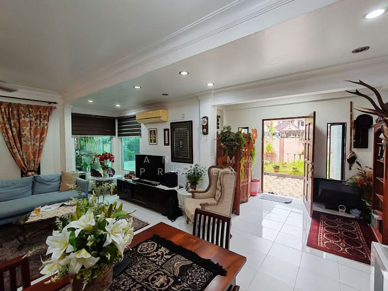 2-storey Terraced House for Sale in Taman Mutiara Rini (Skudai) - Azlan Ismail aiproperty - Living Room - PropertyGuru.com.my