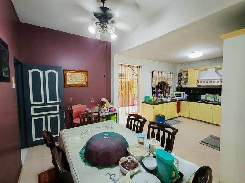 2-storey Terraced House for Sale in Taman Mutiara Rini (Skudai) - Azlan Ismail aiproperty - Kitchen - PropertyGuru.com.my