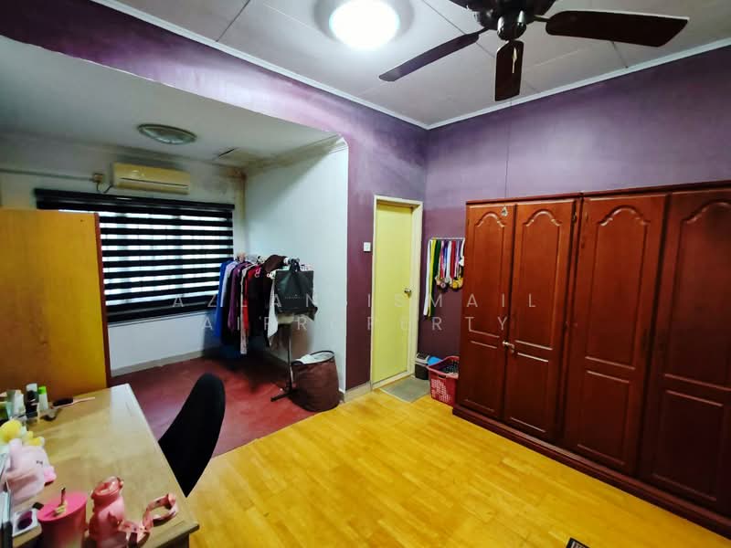 2-storey Terraced House for Sale in Taman Mutiara Rini (Skudai) - Azlan Ismail aiproperty - Bedroom - PropertyGuru.com.my