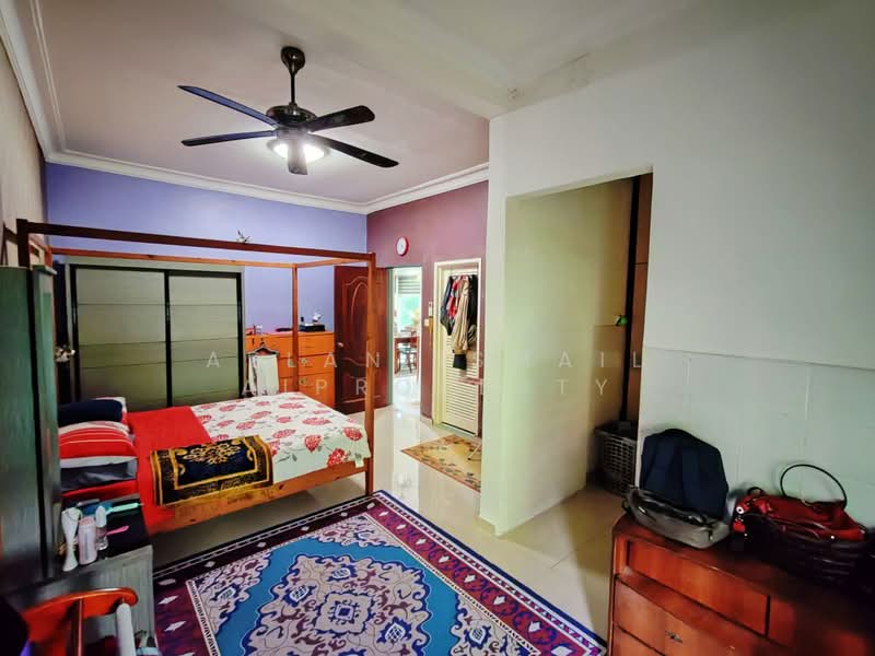 2-storey Terraced House for Sale in Taman Mutiara Rini (Skudai) - Azlan Ismail aiproperty - Bedroom - PropertyGuru.com.my