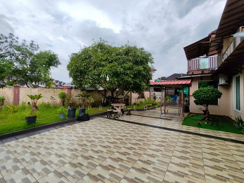 2-storey Terraced House for Sale in Taman Mutiara Rini (Skudai) - Azlan Ismail aiproperty - Exterior - PropertyGuru.com.my