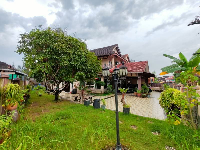 2-storey Terraced House for Sale in Taman Mutiara Rini (Skudai) - Azlan Ismail aiproperty - Exterior - PropertyGuru.com.my