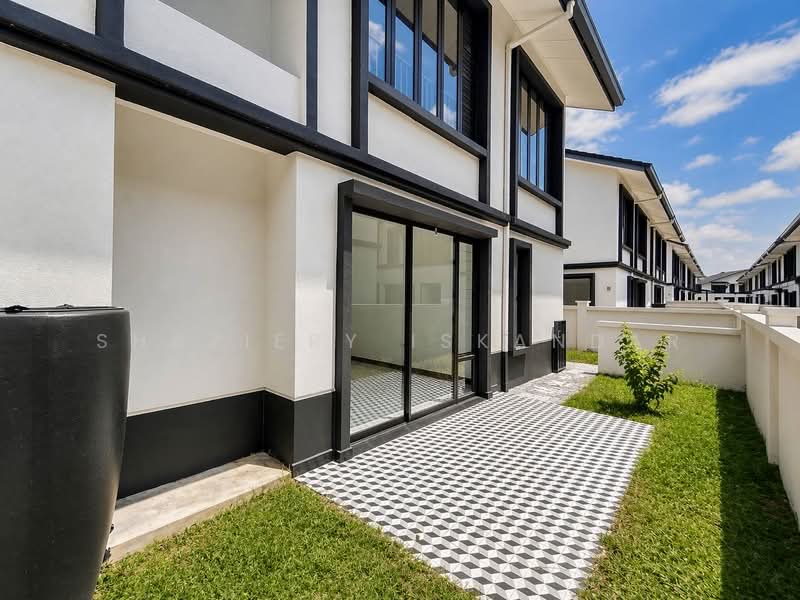 Semi-Detached House for Sale in Shah Alam (Selangor) - Shaziery Iskandar - Exterior - PropertyGuru.com.my
