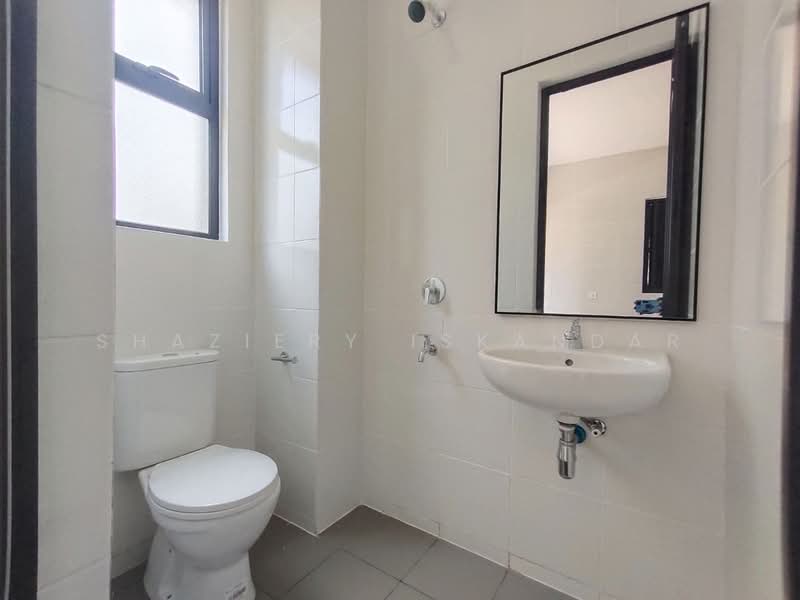Semi-Detached House for Sale in Shah Alam (Selangor) - Shaziery Iskandar - Bathroom - PropertyGuru.com.my