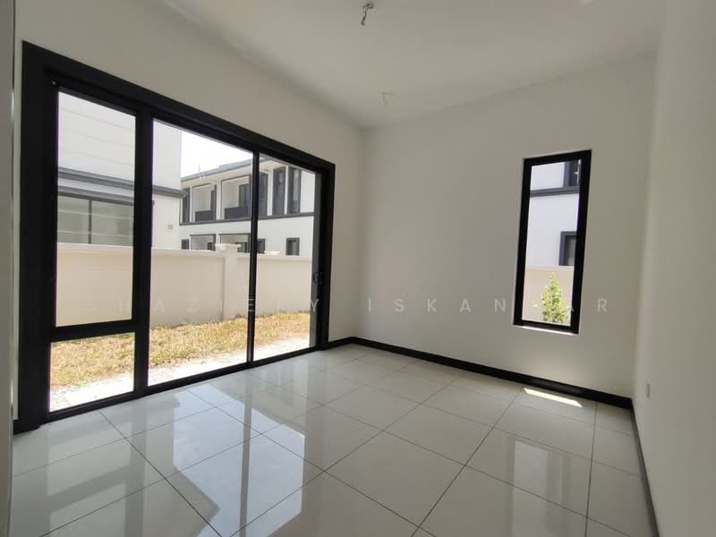 Semi-Detached House for Sale in Shah Alam (Selangor) - Shaziery Iskandar - Living Room - PropertyGuru.com.my