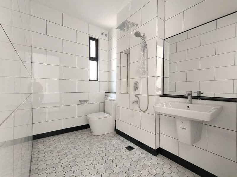 Semi-Detached House for Sale in Shah Alam (Selangor) - Shaziery Iskandar - Bathroom - PropertyGuru.com.my