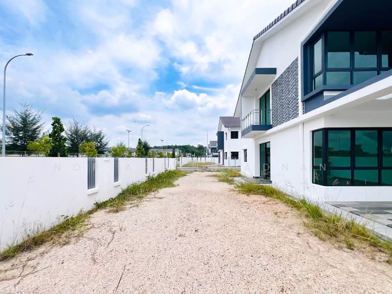 Terraced House for Sale in Hulu Langat (Selangor) - Nor Azdlin Adnan - Exterior - PropertyGuru.com.my