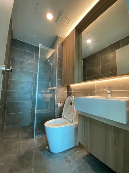 Service Residence for Sale at Suasana @ Utropolis - Ashley Tan - Bathroom - PropertyGuru.com.my