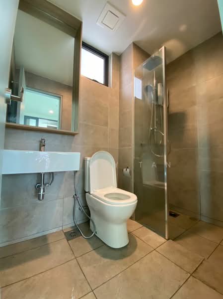 Service Residence for Sale at Suasana @ Utropolis - Ashley Tan - Bathroom - PropertyGuru.com.my