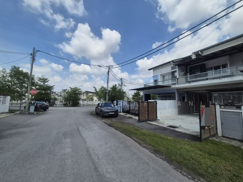 Terraced House for Sale in Semenyih (Selangor) - Syazue Wanie Wanie - Exterior - PropertyGuru.com.my