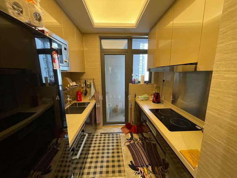 Servis Apartment untuk Dijual di R&F Princess Cove Phase 1 - Azlan Ismail aiproperty - Kitchen - PropertyGuru.com.my