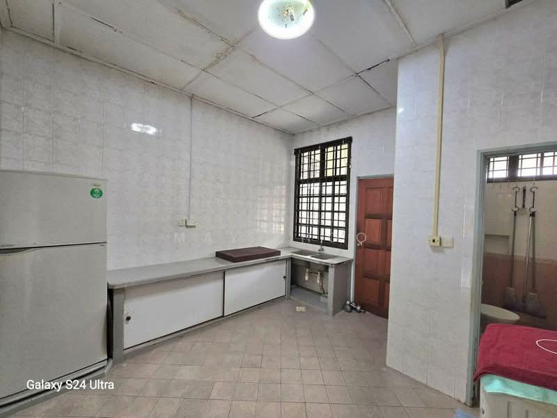 Rumah Teres 1 Tingkat untuk Dijual di Taman Molek (Johor Bahru) - May Khoo - Kitchen - PropertyGuru.com.my