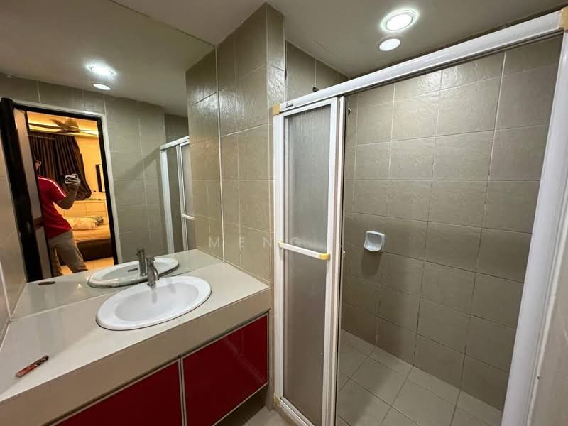 Pangsapuri untuk Disewa di Larkin Residence - Meng . - Bathroom - PropertyGuru.com.my