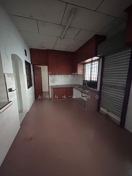 Kedai / Pejabat untuk Disewa di Taman Pelangi (Johor Bahru) - Hannah Ng - Kitchen - PropertyGuru.com.my