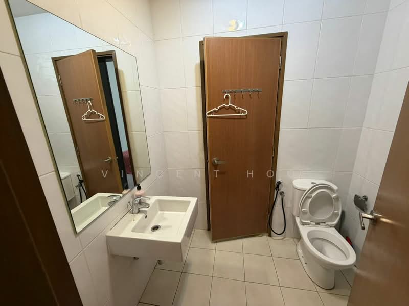 Kondominium untuk Dijual di Sri Putramas III / Royal Regent - Vincent Hoo - Bathroom - PropertyGuru.com.my