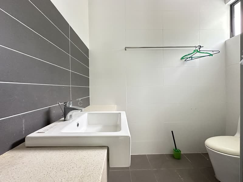 Semi-Detached House for Sale in Sungai Ara (Penang) - Jacyntha Lee - Bathroom - PropertyGuru.com.my