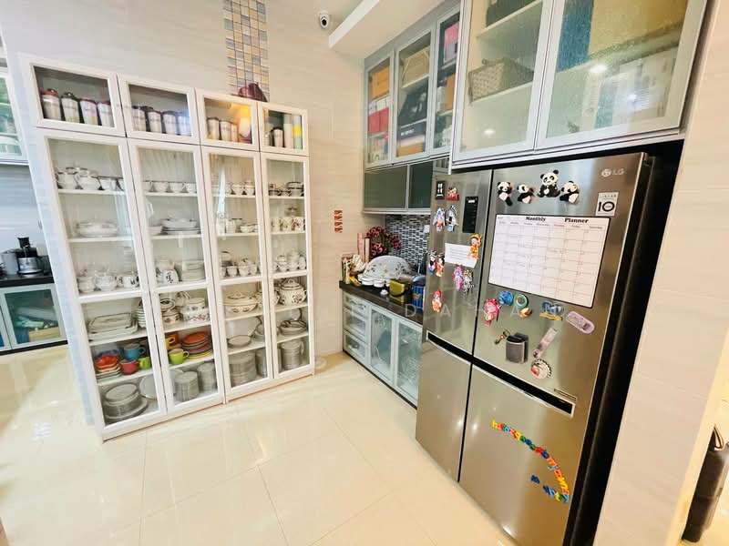 Semi-Detached House for Sale in Melawati (Selangor) - Noraini Dahan - Kitchen - PropertyGuru.com.my