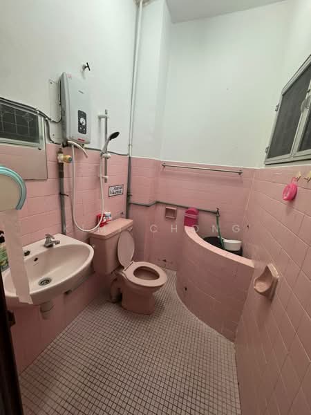 2-storey Terraced House for Sale in Taman Megah (Petaling Jaya) - Kimi Chong - Bathroom - PropertyGuru.com.my