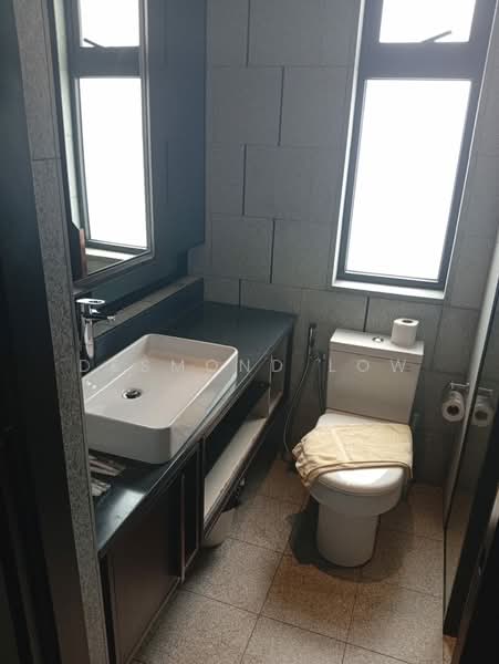 Servis Apartment untuk Disewa di Scarletz Suites @ KL City Centre - Desmond Low - Bathroom - PropertyGuru.com.my