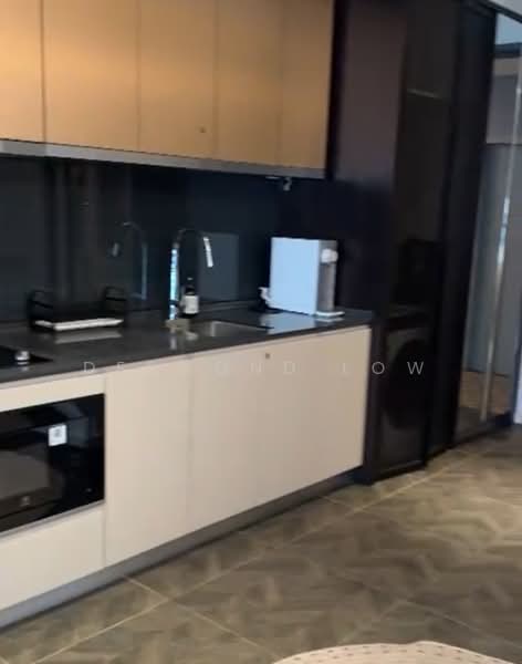 Servis Apartment untuk Disewa di Scarletz Suites @ KL City Centre - Desmond Low - Kitchen - PropertyGuru.com.my