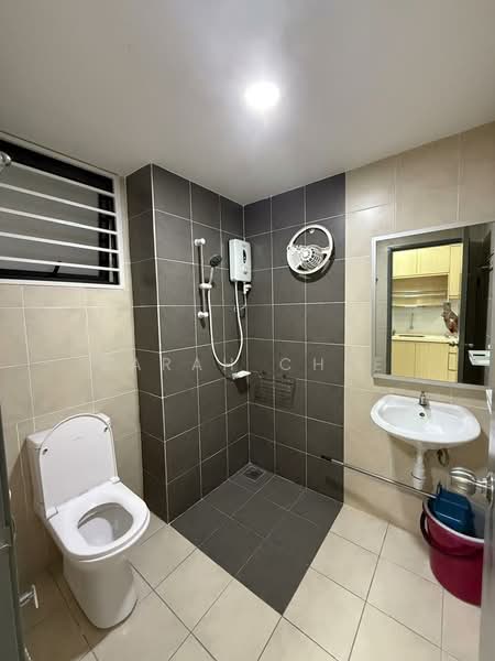 Servis Apartment untuk Disewa di Tiara Imperio Residence - Sarah Chee - Bathroom - PropertyGuru.com.my