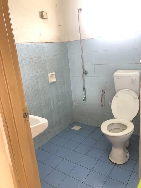 Flat for Sale at Fortune Court - Ketty Ching - Bathroom - PropertyGuru.com.my