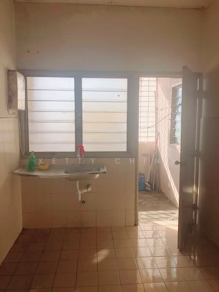 Flat for Sale at Fortune Court - Ketty Ching - Kitchen - PropertyGuru.com.my