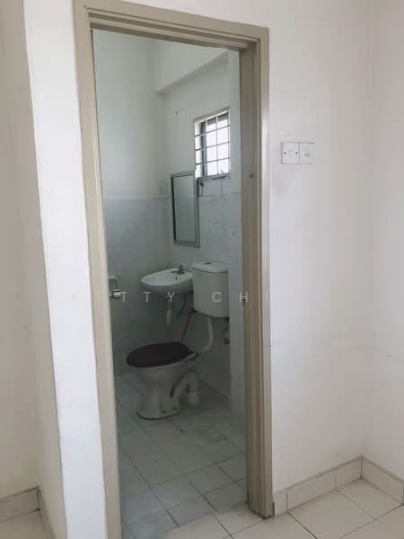 Flat for Sale at Fortune Court - Ketty Ching - Bathroom - PropertyGuru.com.my