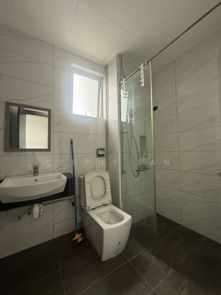 Servis Apartment untuk Dijual di Paragon Suites @ CIQ - Stephy Tan - Bathroom - PropertyGuru.com.my