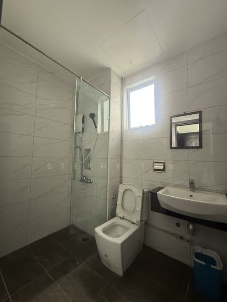 Servis Apartment untuk Dijual di Paragon Suites @ CIQ - Stephy Tan - Bathroom - PropertyGuru.com.my