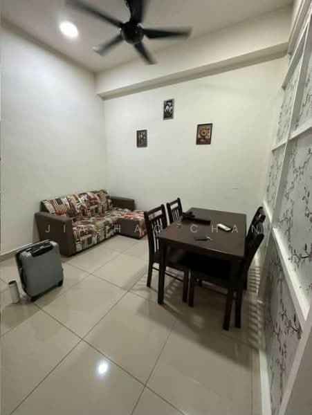 Kondominium untuk Disewa di Mutiara Ville - Jia Hao Chan - Living Room - PropertyGuru.com.my