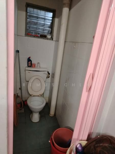 Pangsapuri untuk Dijual di Apartment Bukit Sri Bintang - Remus Chen - Bathroom - PropertyGuru.com.my