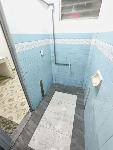 2-storey Terraced House for Sale in Simpang Renggam (Johor) - Marcus Tey - Bathroom - PropertyGuru.com.my