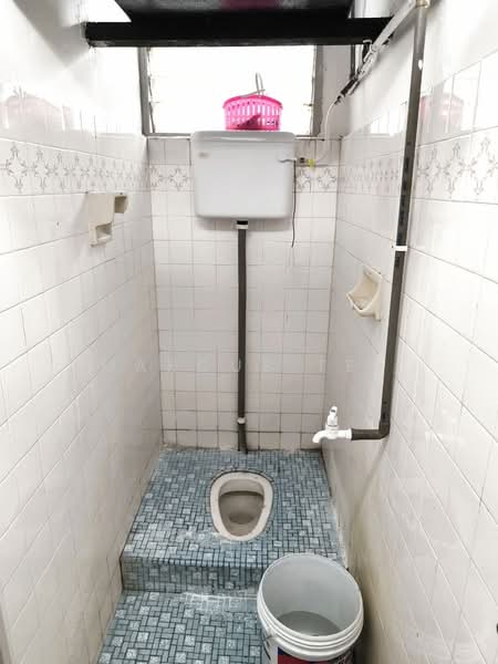 2-storey Terraced House for Sale in Simpang Renggam (Johor) - Marcus Tey - Bathroom - PropertyGuru.com.my